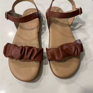 Lands' End Tan Leather Sandals